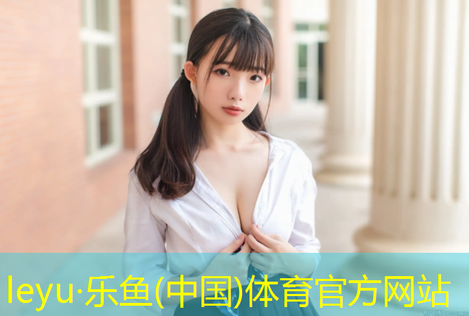 体操女团打乒乓球